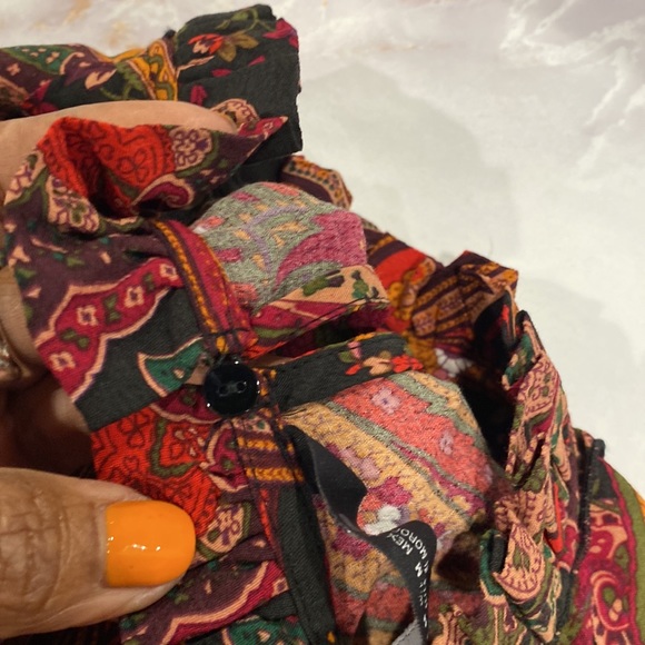 Zara women paisley blouse. Features ruffle collar sleeves & front placket. SZ M - Picture 7 of 7